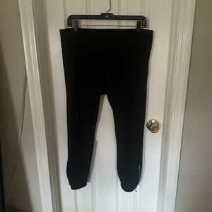 GAP Fitness Cropped Black Leggings with Faux Leather and Zipper Detailing